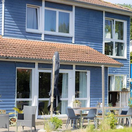 Hostel Oder Ferienwohnung 1-16 Personen Im Blauen Haus Fehmarn Exteriér fotografie