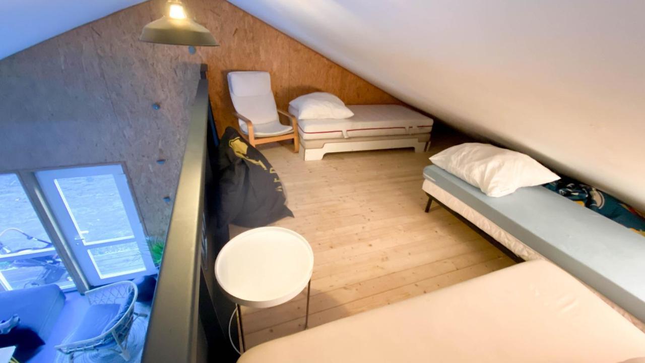 Hostel Oder Ferienwohnung 1-16 Personen Im Blauen Haus Fehmarn Exteriér fotografie