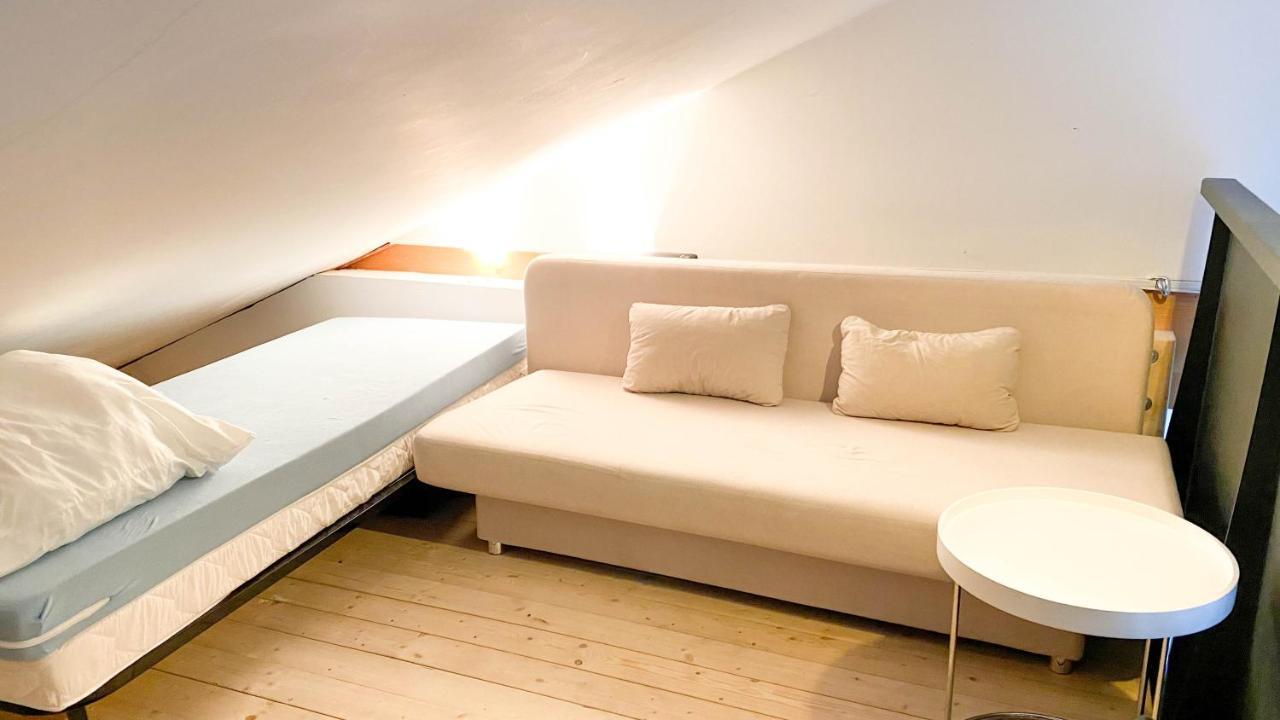 Hostel Oder Ferienwohnung 1-16 Personen Im Blauen Haus Fehmarn Exteriér fotografie